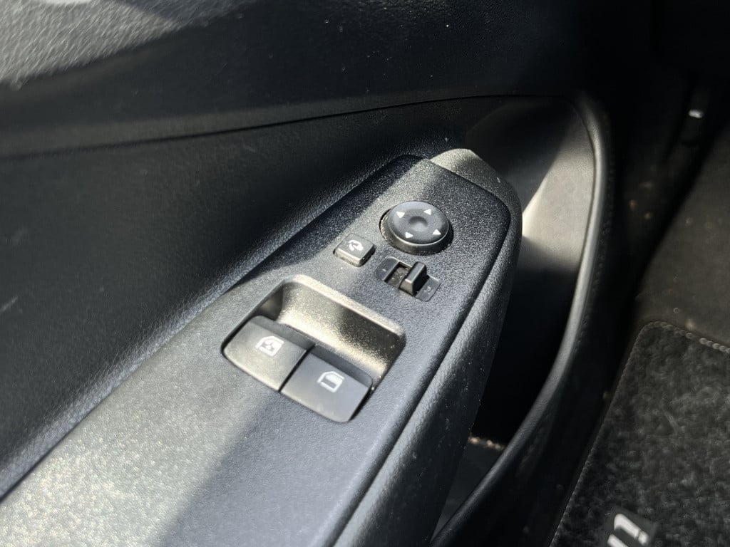 Hyundai I 10 1.0 comfort | camera | cruise control | two tone | apple/ andr
