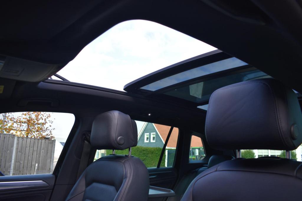 Volkswagen Tiguan 1.5 tsi act r-line | leder | pano | camera | nap | virtua