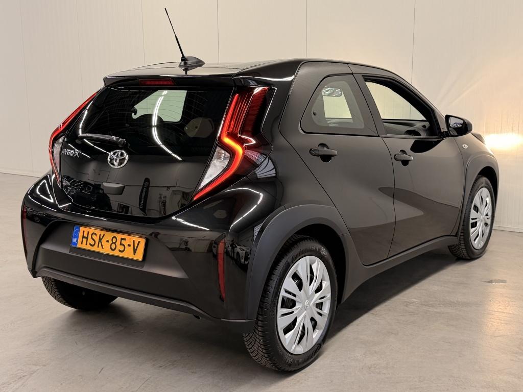 Toyota Aygo x 1.0 vvt-i mt play| camera| airco| adap.cruise