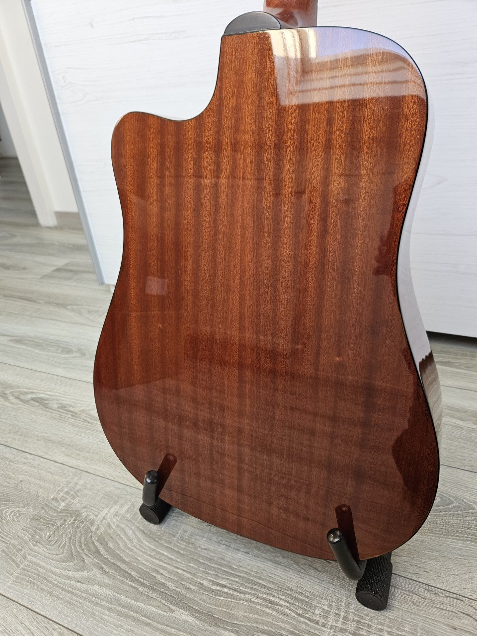 Guild D-125CE GAD Semi-akoestisch