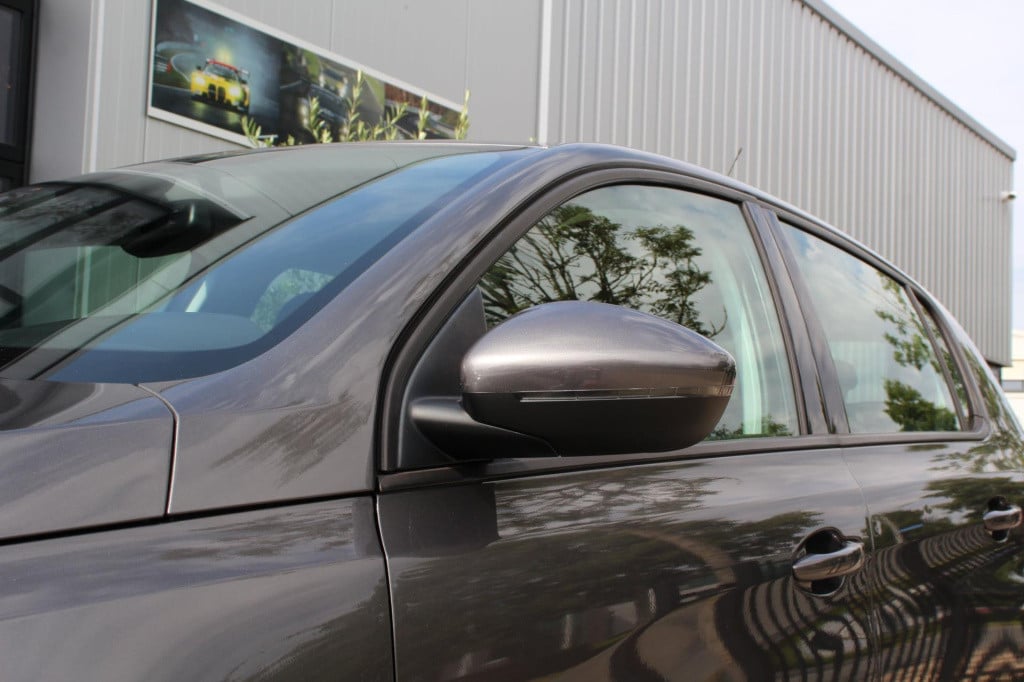 Peugeot 308 1.2 puretech active - cruise - navi - pdc - dis.riem 2024 v.v.!