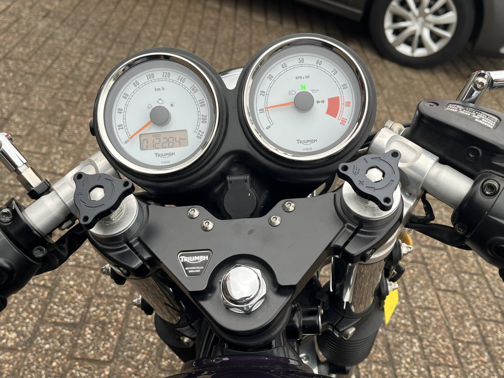 Triumph Thruxton 900 inj