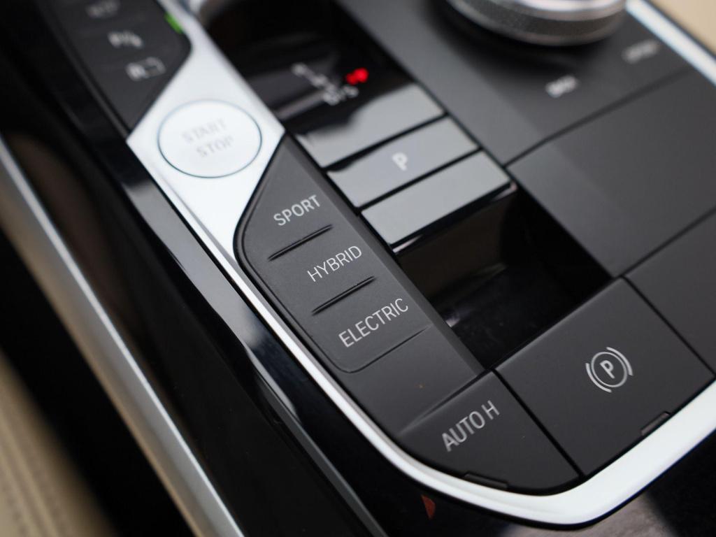 BMW 3-serie touring 330e xdrive | automaat | lmv | head up dsiplay | trekha