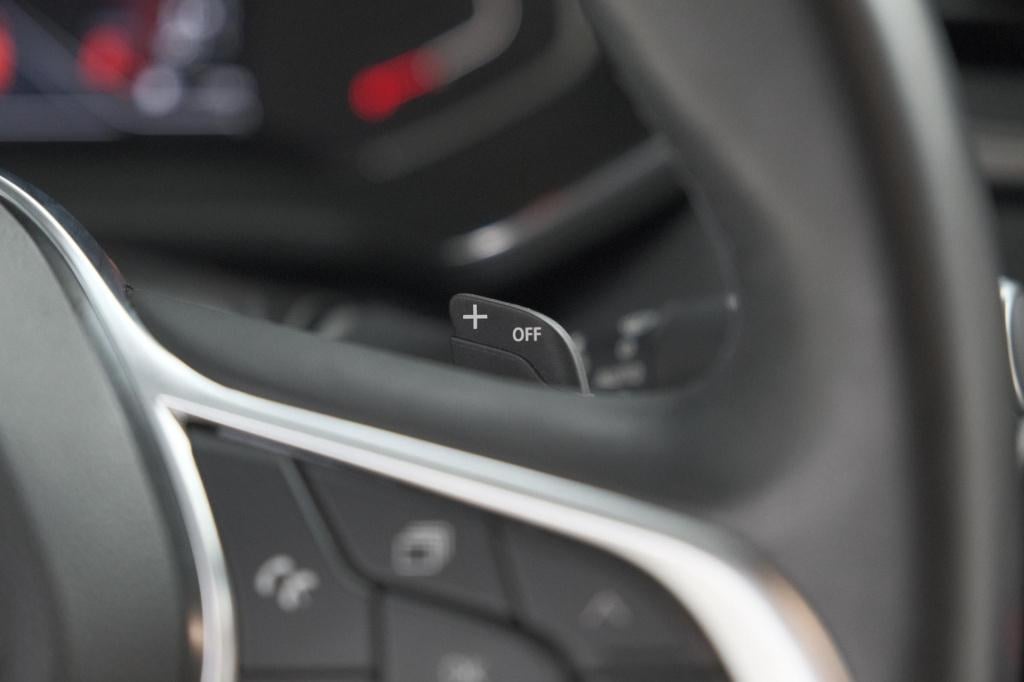 Renault Captur tce 130 edc intens | trekhaak | adaptieve cruise control | c