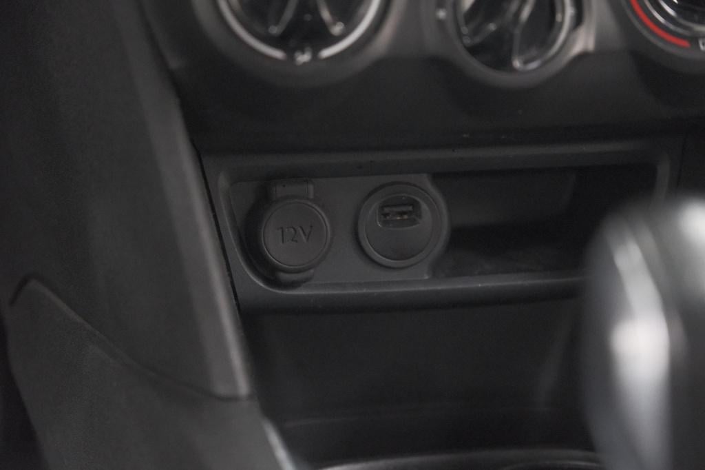 Peugeot 208 puretech 82 signature | apple carplay | parkeersensoren | navig