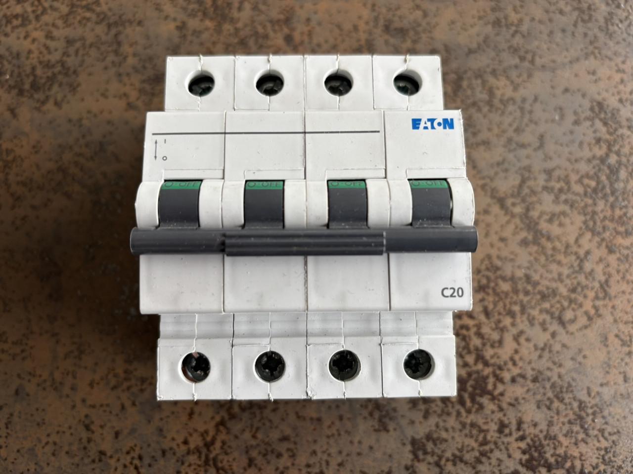 EATON Installatieautomaat DIN-rail C20  3-FASE 4-polig 400 VOLT