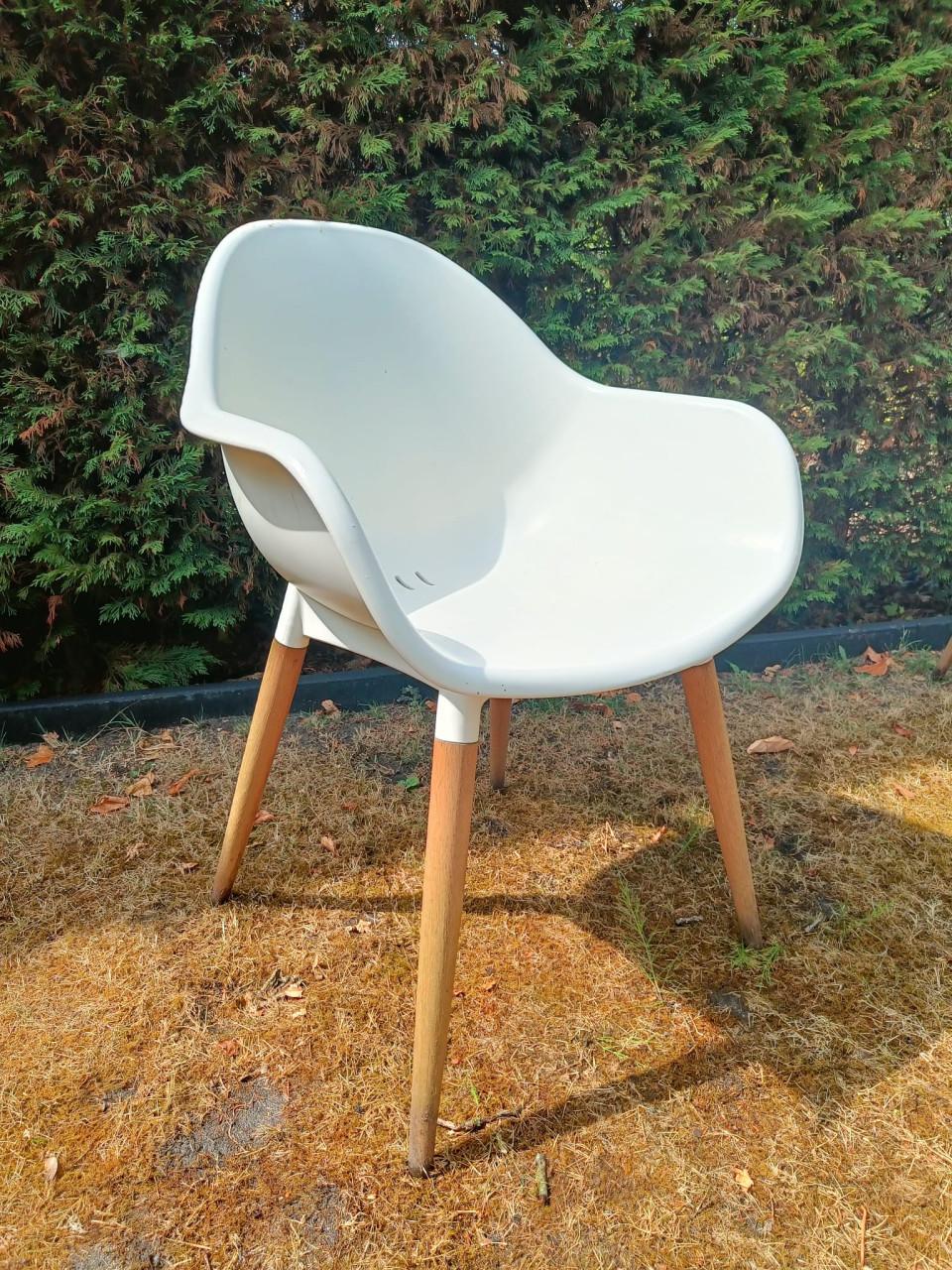 Set van twee witte kuipstoelen