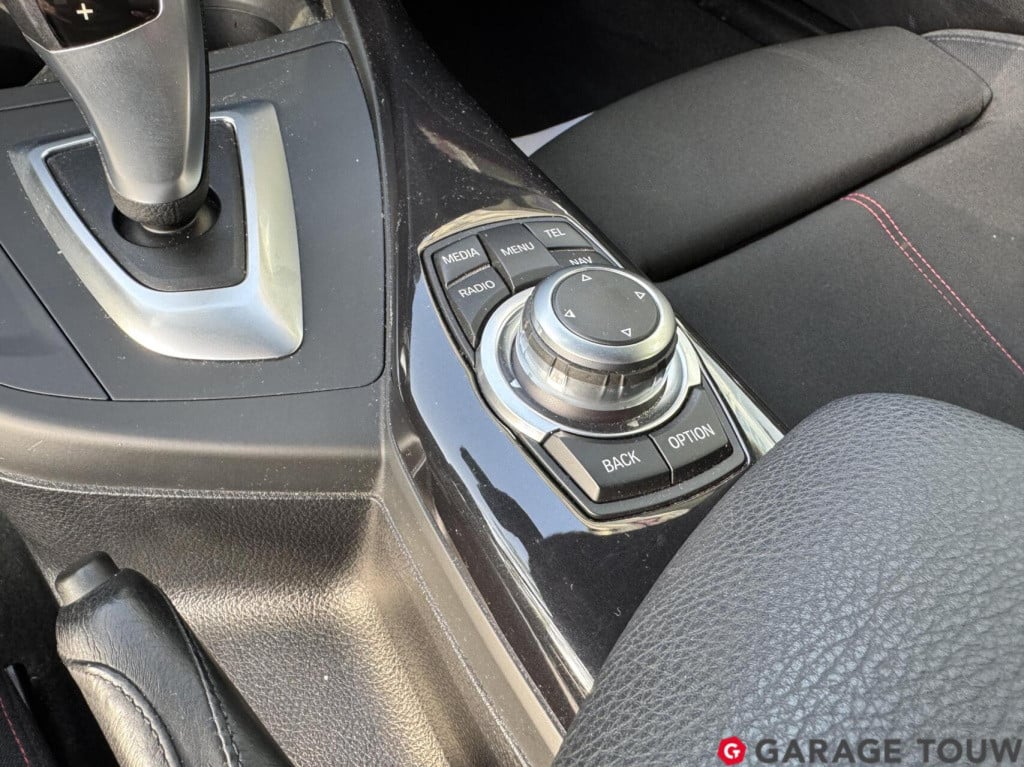 BMW 1 Serie 118i business+ sport xenon, afn. trekh. nl. auto