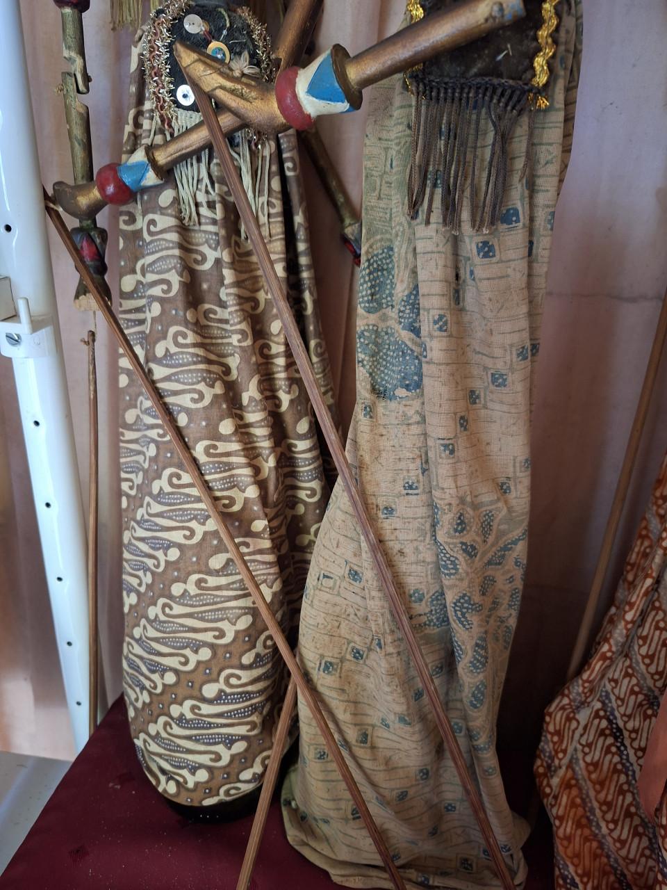 Antieke collectie wajangpoppen - 7 stuks
