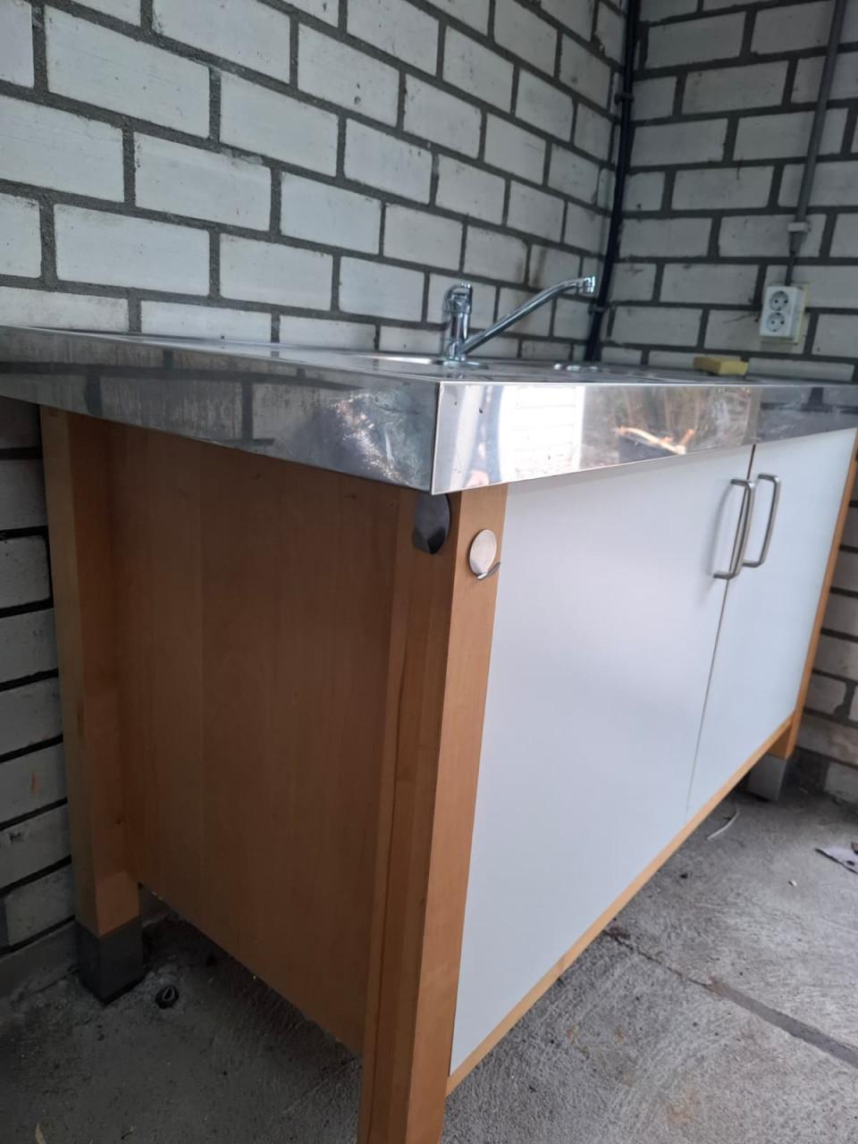 Kast met dubbele spoelbak