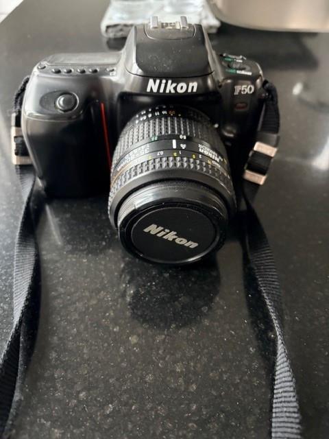 Nikon F50 analoge spiegelreflex camera
