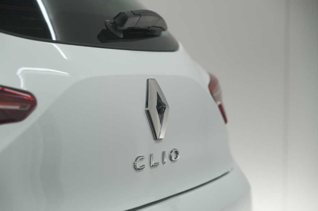 Renault Clio tce 90 techno | camera | 9.3 inch scherm | apple carplay | par
