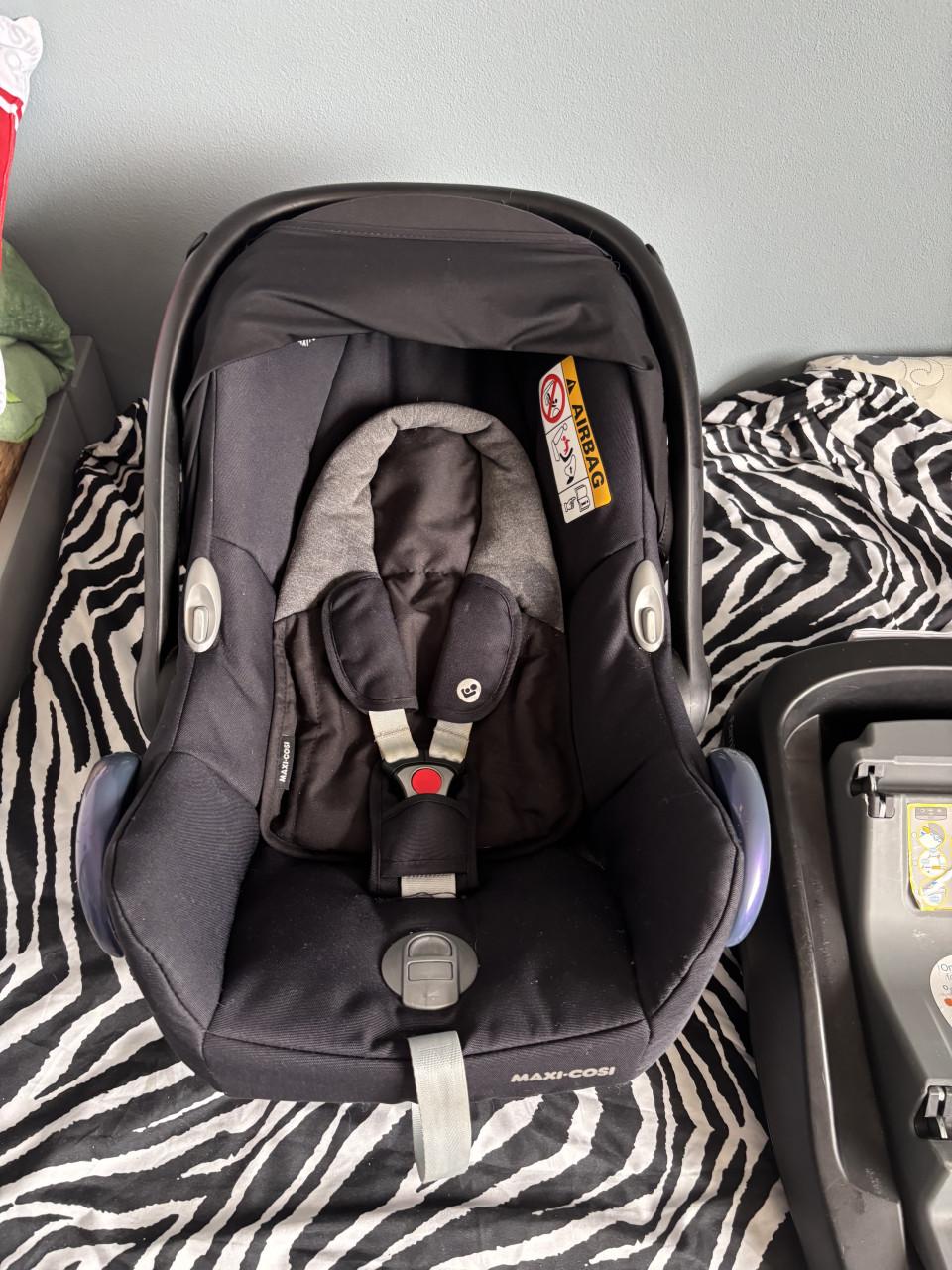 Maxi-cosi cabriofix met base