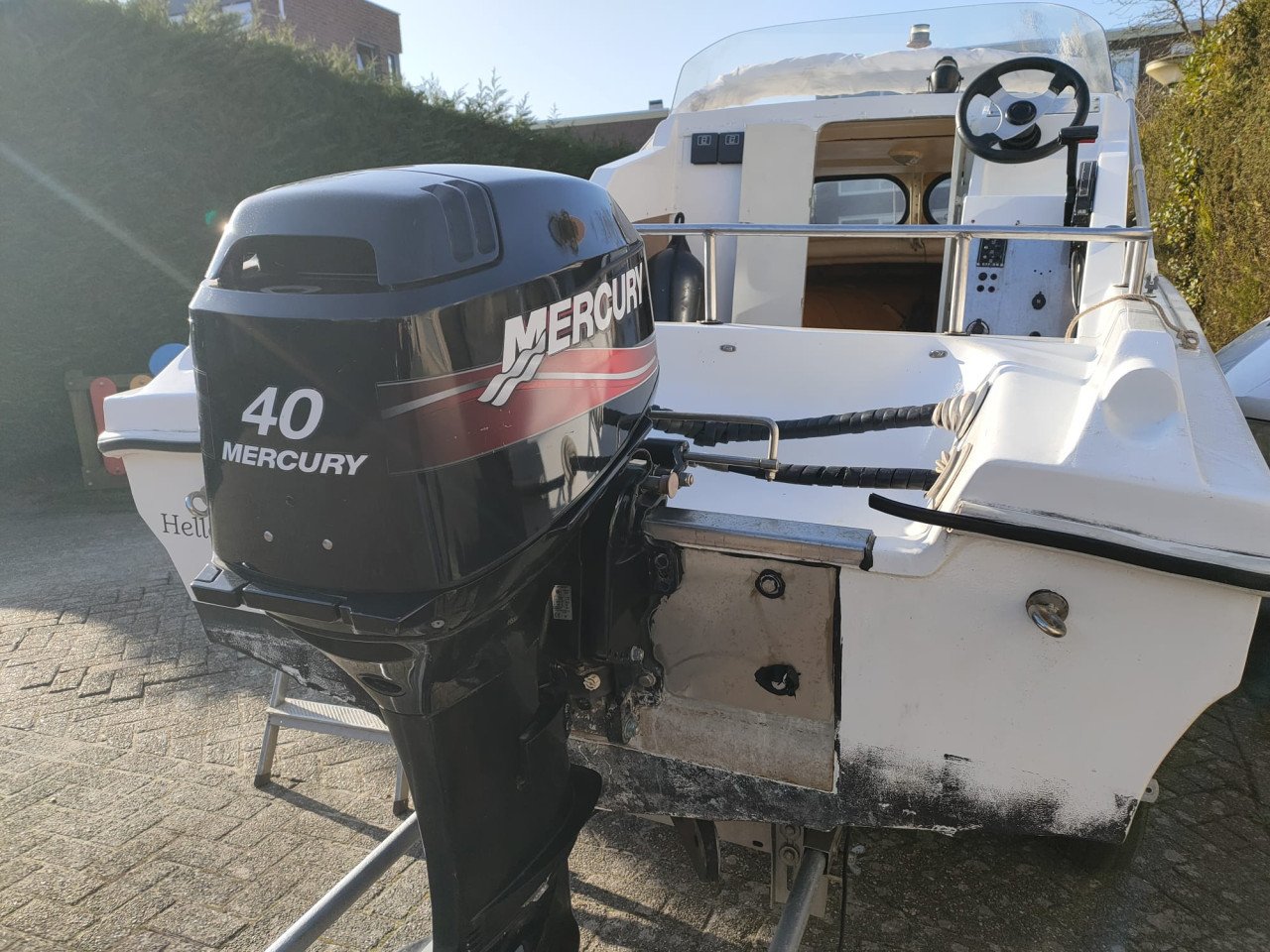Kajuitboot (Jeanneau) 40 pk Mercury met Riba trailer