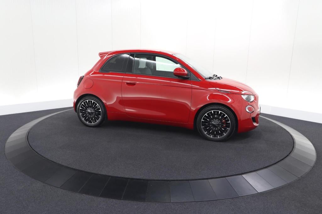 Fiat 500 icon 42 kwh | camera | 17" velgen | keyless start | navigatie | ap