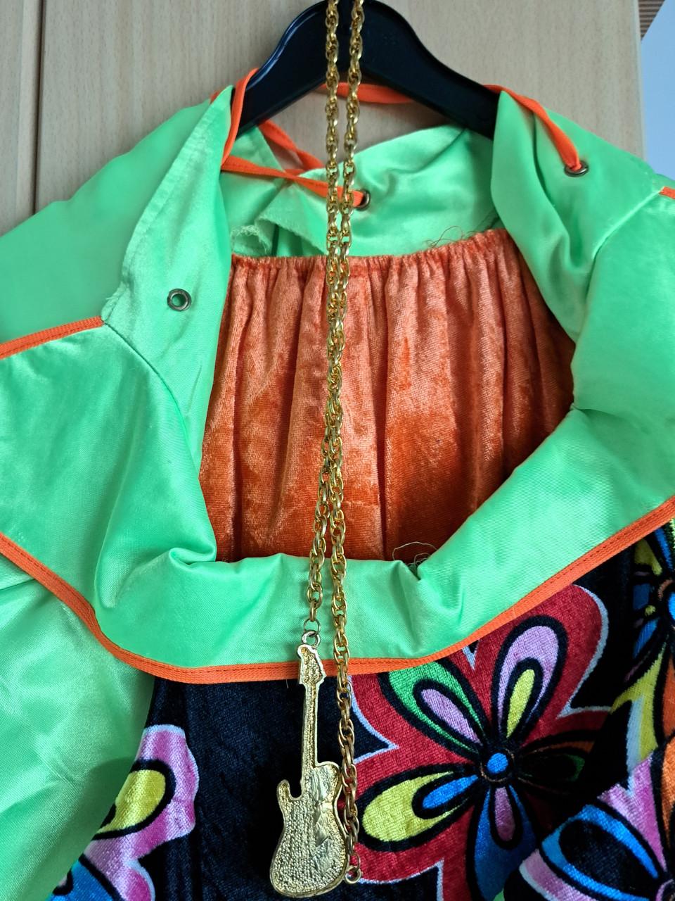 Leuk fleurig carnavalspak