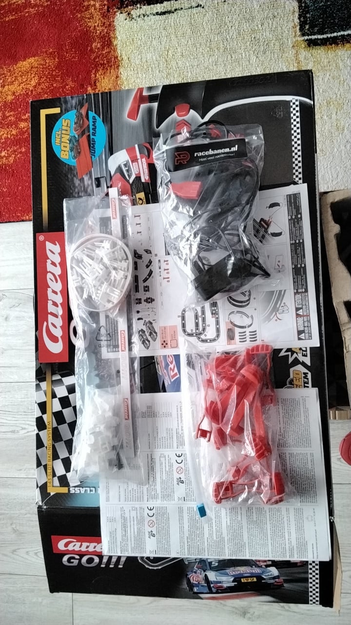 Racebaan merk: Carrera Go. Type: DTM.