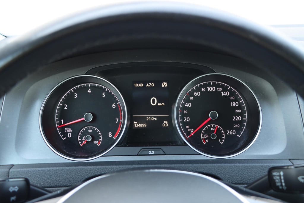 Volkswagen Golf 1.2 tsi business edition r connected