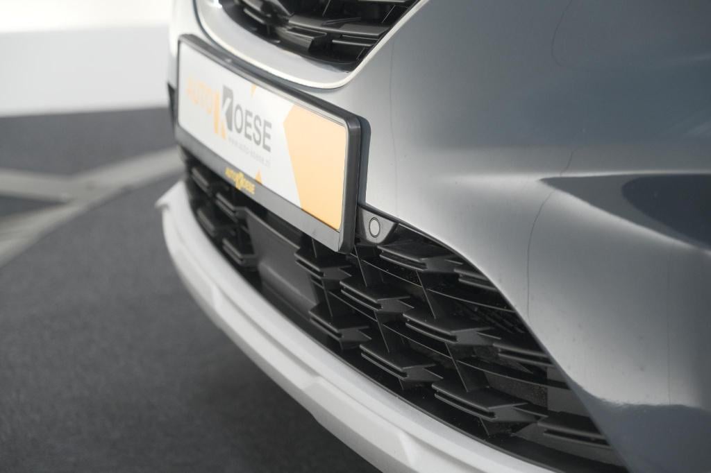 Renault Captur tce 130 edc limited | trekhaak | adaptieve cruise control | 