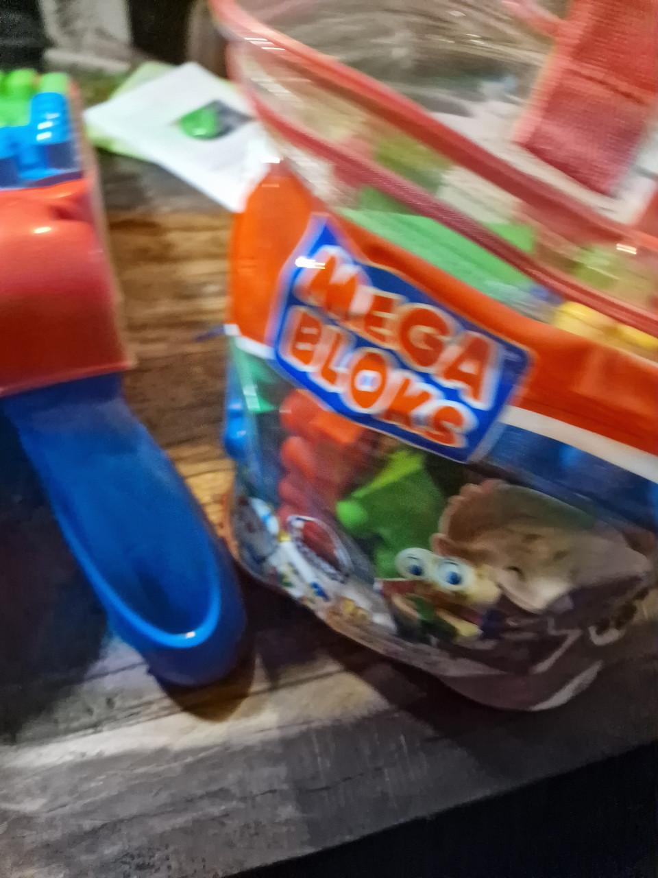 Mega bloks blokken en tafel