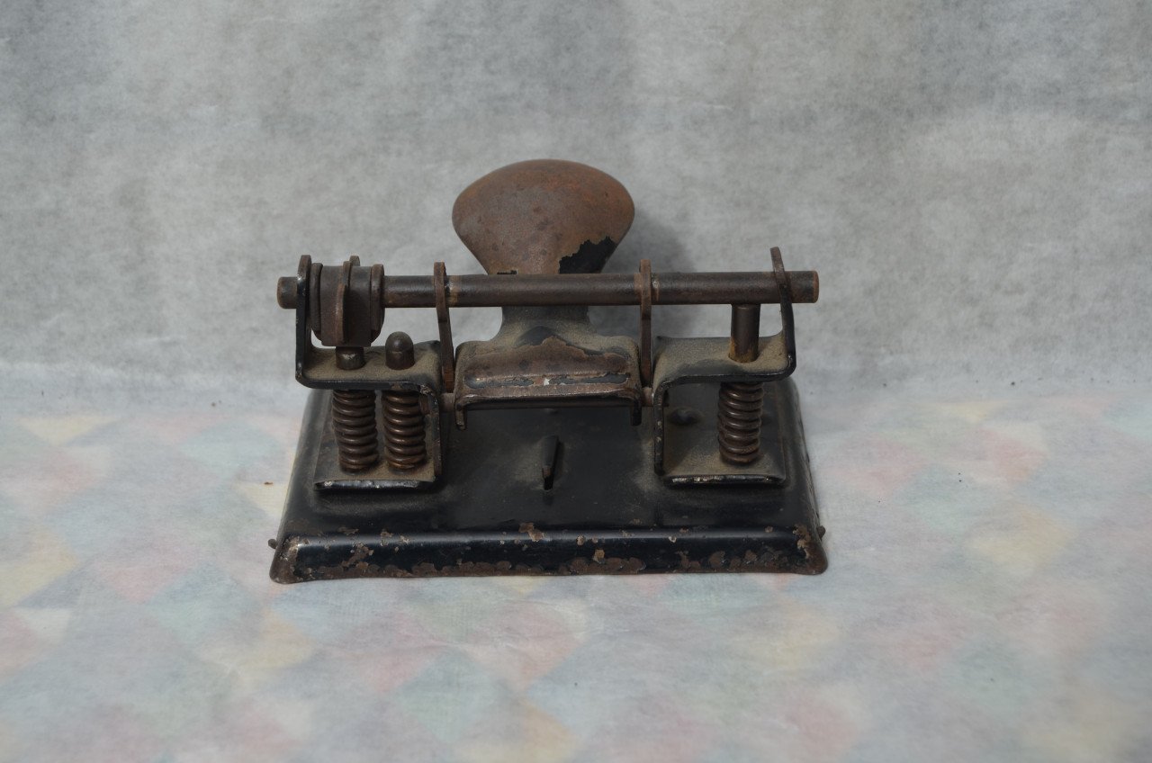 Antieke perforator in goede staat