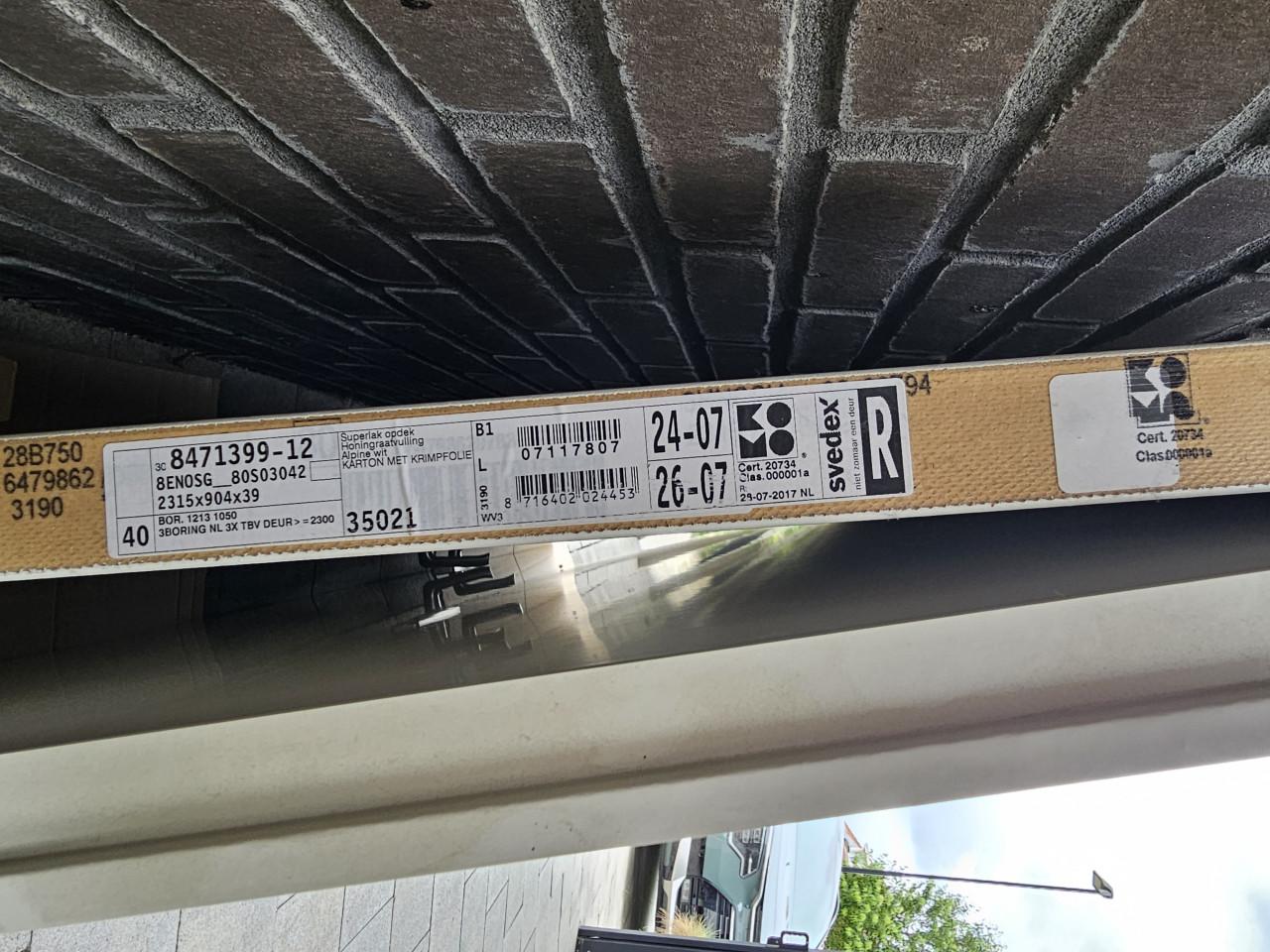 Opdekdeur Svedex  2315*904*39 Alpine wit Rechts draaiend