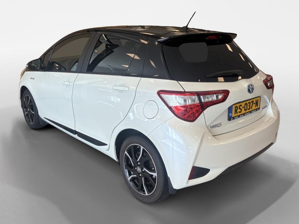 Toyota Yaris 1.5 hybrid bi-tone