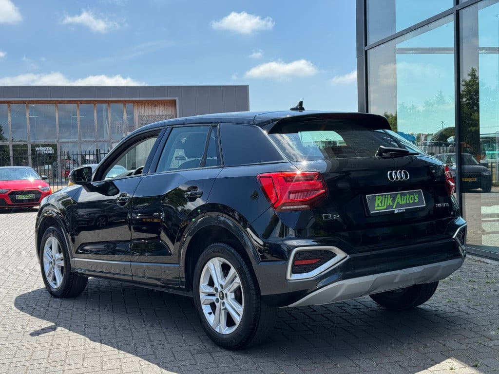 Audi Q2 35 tfsi advanced * led * camera * stoelverwarming * adaptieve cruis
