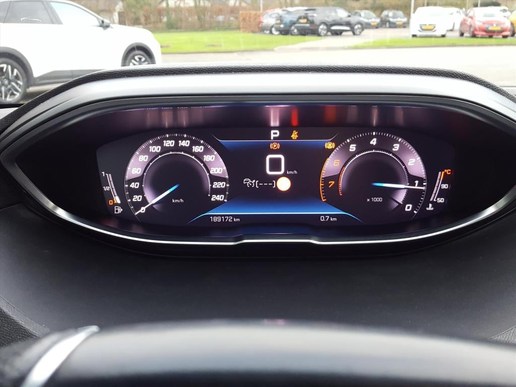 Peugeot 3008 gt 1.2-130pk automaat/eat8 navigatie| trekhaak | apple carplay