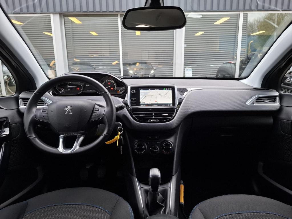 Peugeot 208 1.2 signature nav/airco/lmv/park