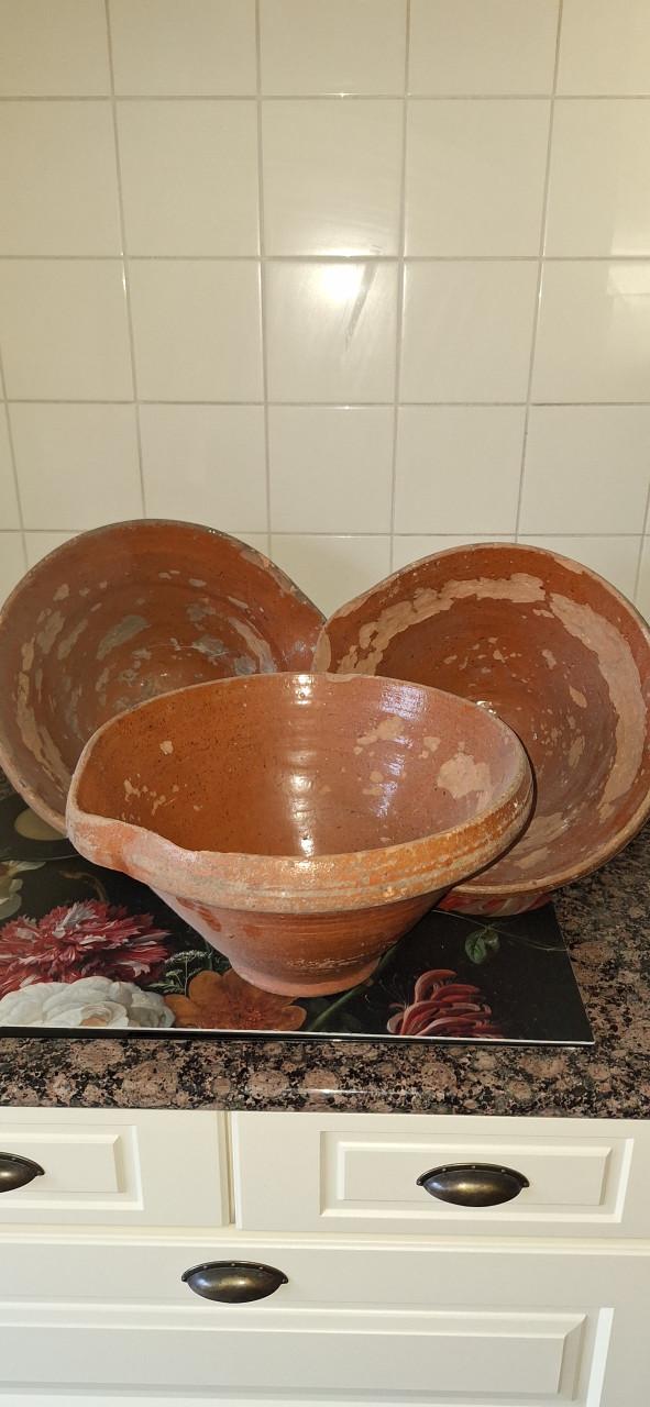 Het huis moet leeg. Schuurverkoop.