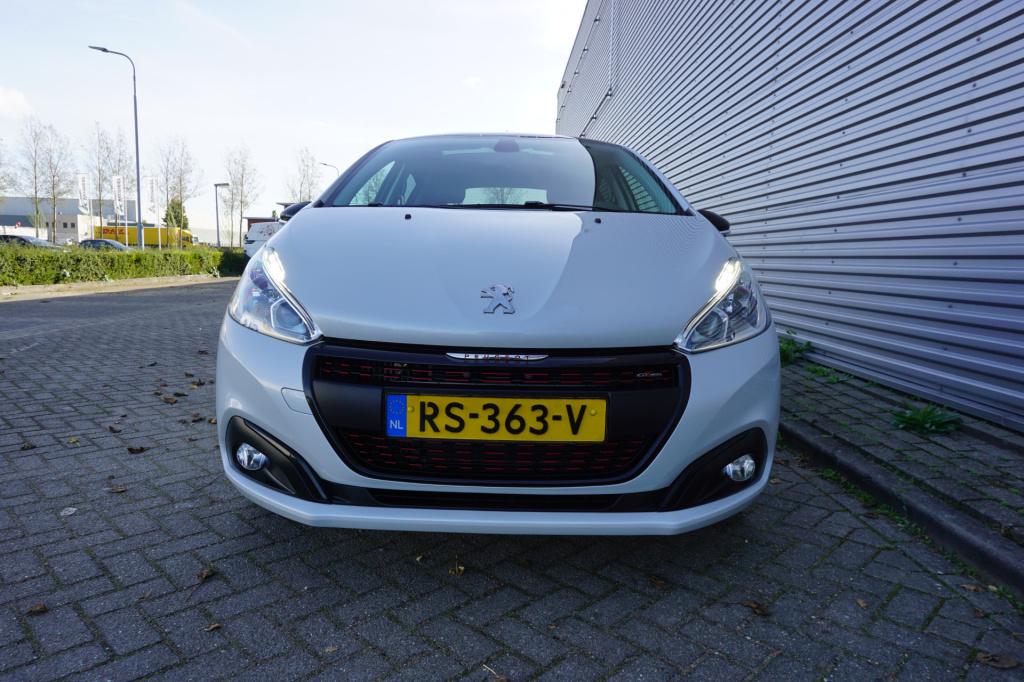Peugeot 208 1.2 puretech gt-line airco / navi / cruise / camera / pano / ca