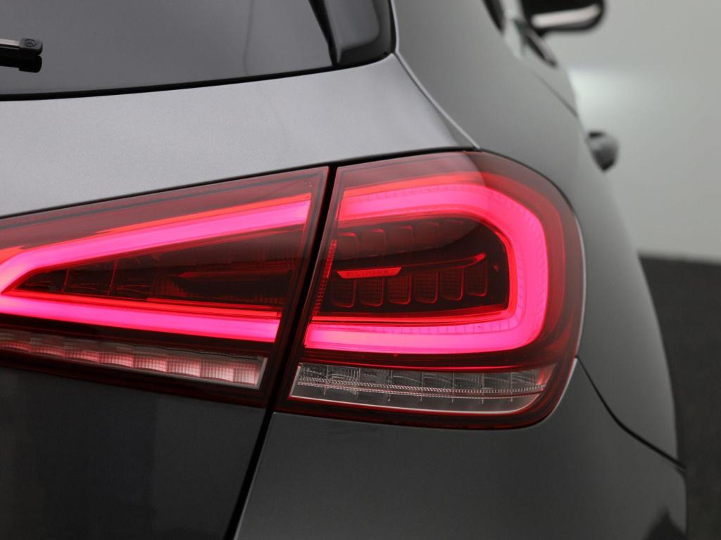 Mercedes-Benz A-Klasse 180 business solution | automaat | navigatie | achte