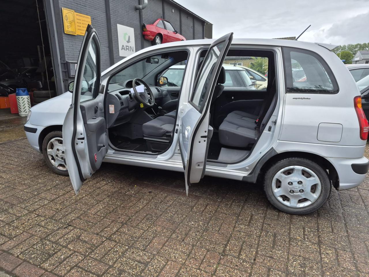 Hyundai Matrix MPV 1.6-16V  Apk 15-5-2027