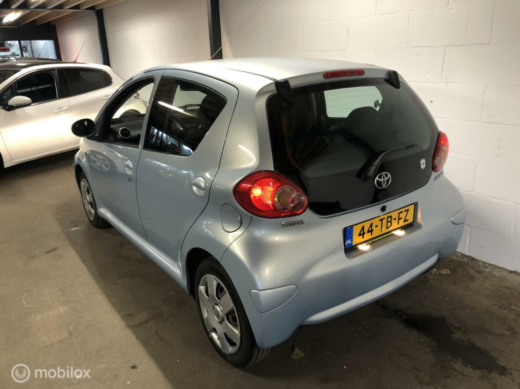 Toyota Aygo 1.0-12v +
