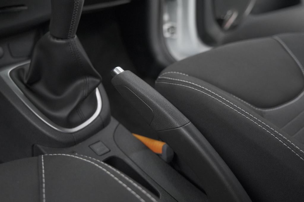 Renault Clio estate tce 90 limited | parkeersensoren | navigatie | airco