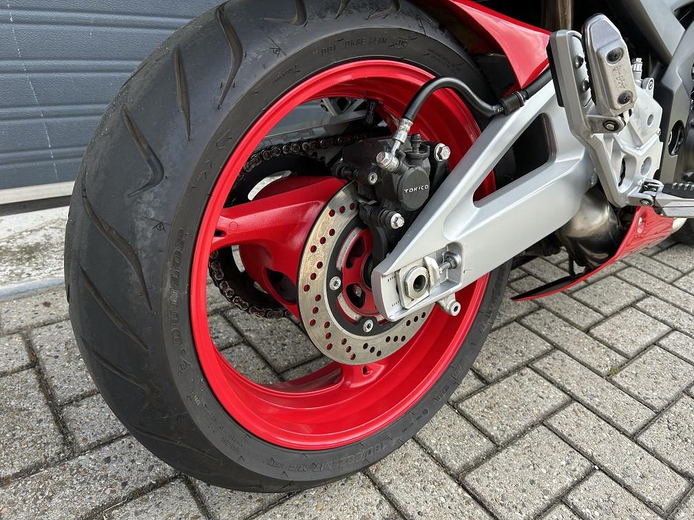 Suzuki GSR600 uit 2010 met slechts 9147 km!!, LeoVince/TopBlocks €3650,-