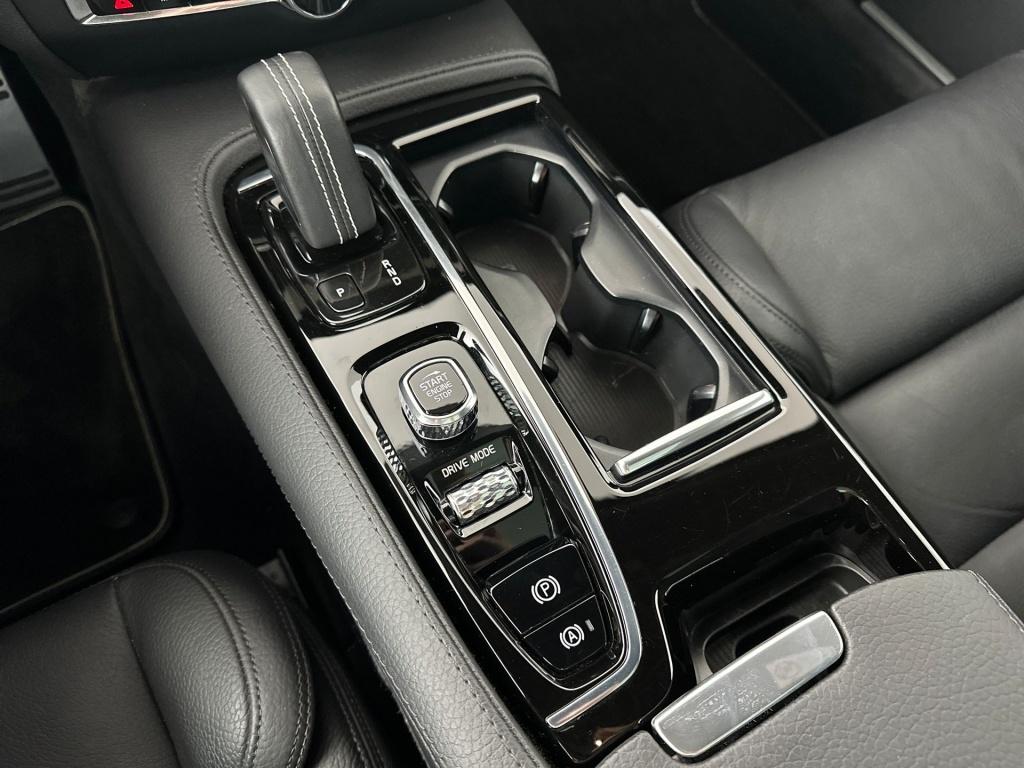 Volvo V60 t8 390pk recharge r-design| pano| 360camera| hud| adap.cruise