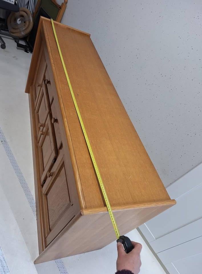 Kast dressoir, lichte kleur massief eiken