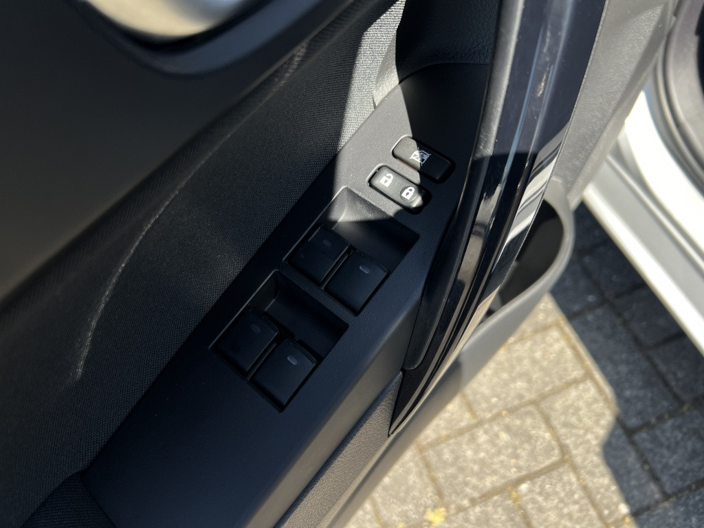 Toyota Auris touring sports 1.8 hybr. trend