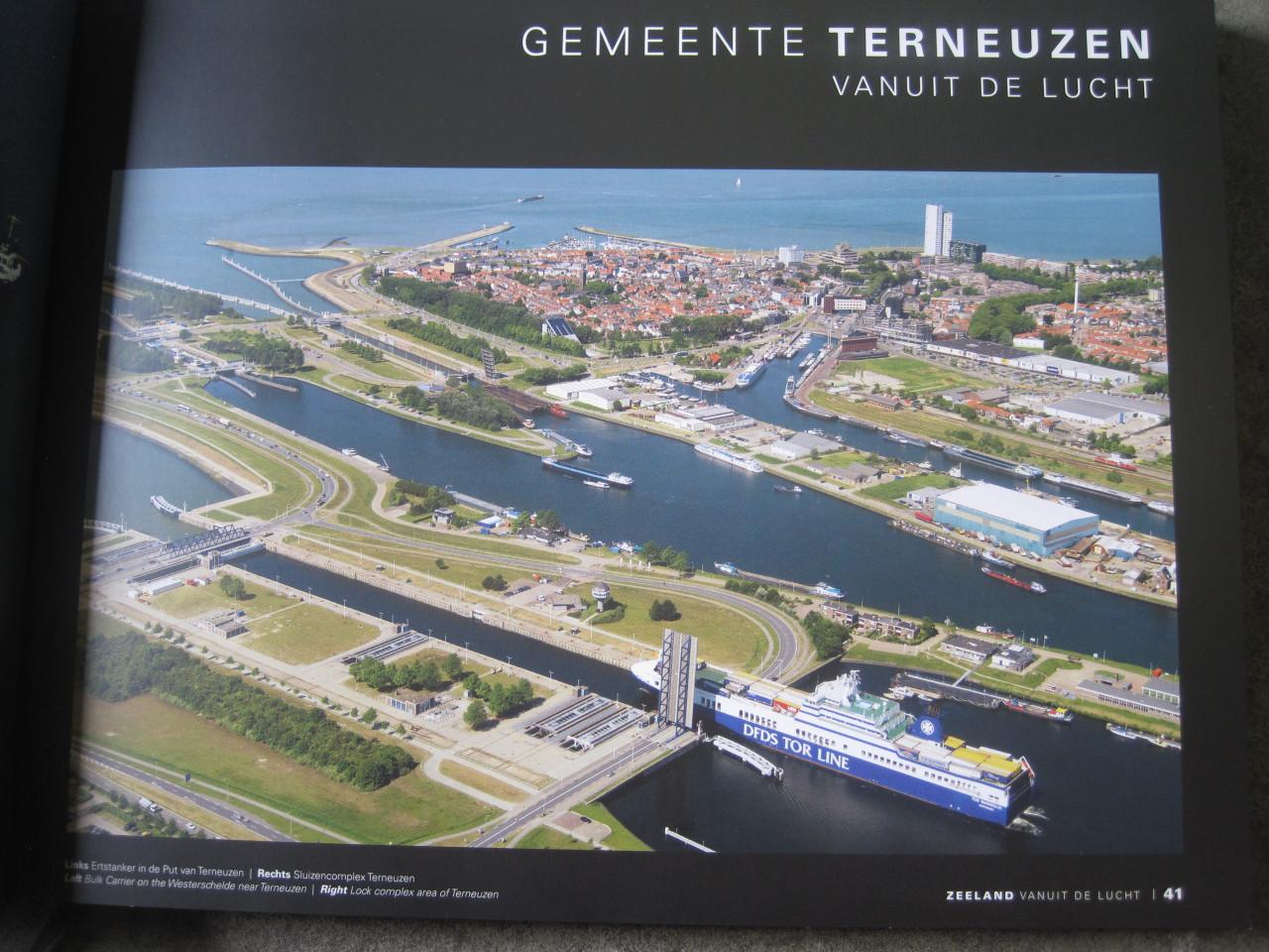 Luchtfoto boek Zeeland