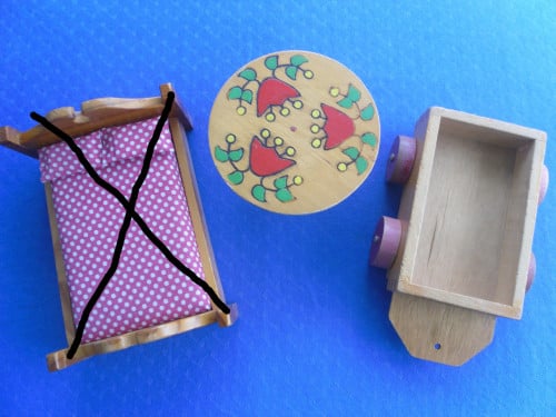 HOUTEN POPPENHUIS OF BARBIE TAFELTJE + KARRETJE
