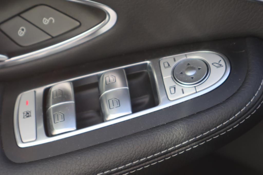 Mercedes-Benz C-Klasse 180 ambition l amg l panoromadak l luchtvering airma