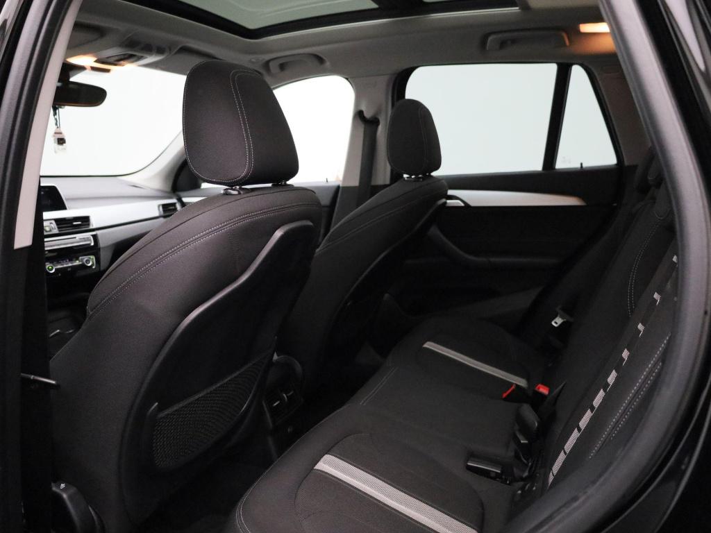 BMW X1 sdrive20i executive | automaat | apple carplay / android auto | pano