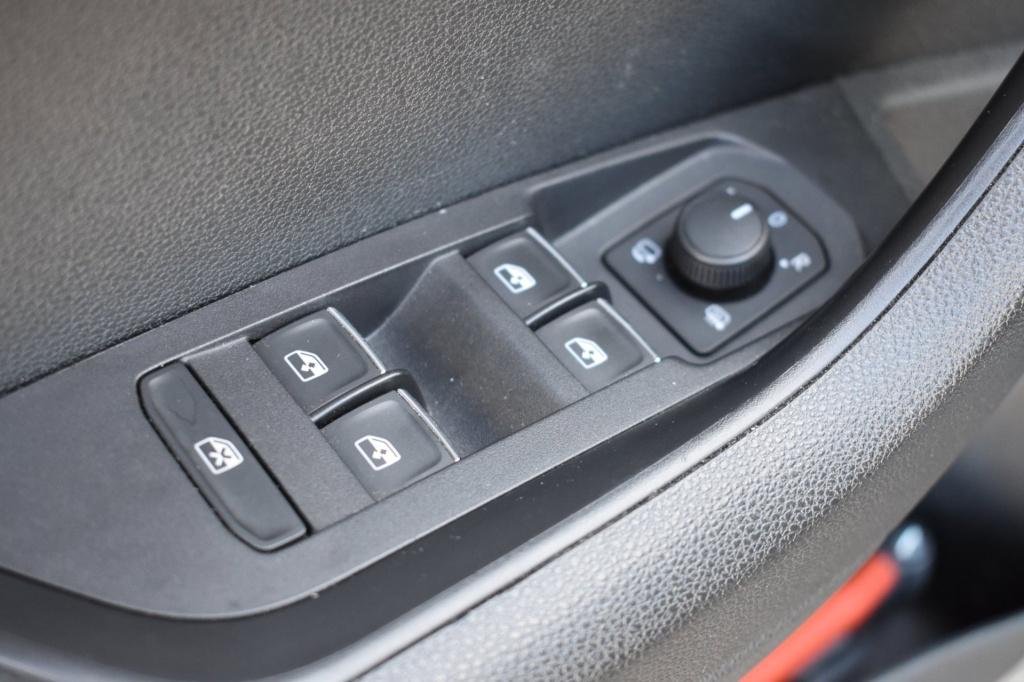 Skoda Karoq 1.5 tsi act | virtual cockpit | stoelverwarming | camera | nap 