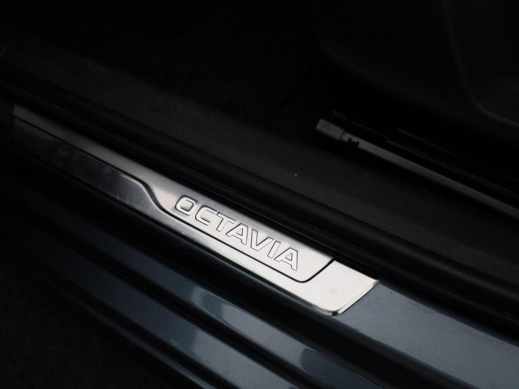 Skoda Octavia combi 1.4 tsi iv phev business edition | automaat | virtual c
