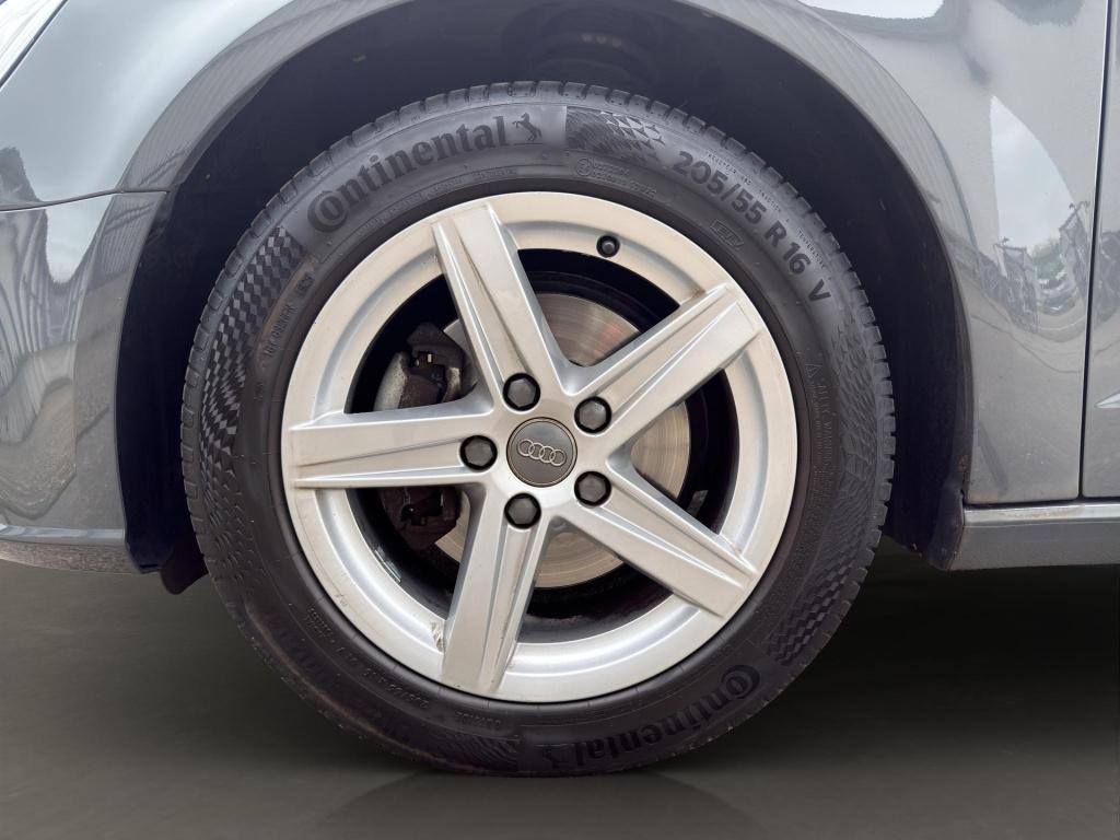 Audi A3 sportback 30 tfsi | navi | parkeersensors v+a | airco (automatisch)