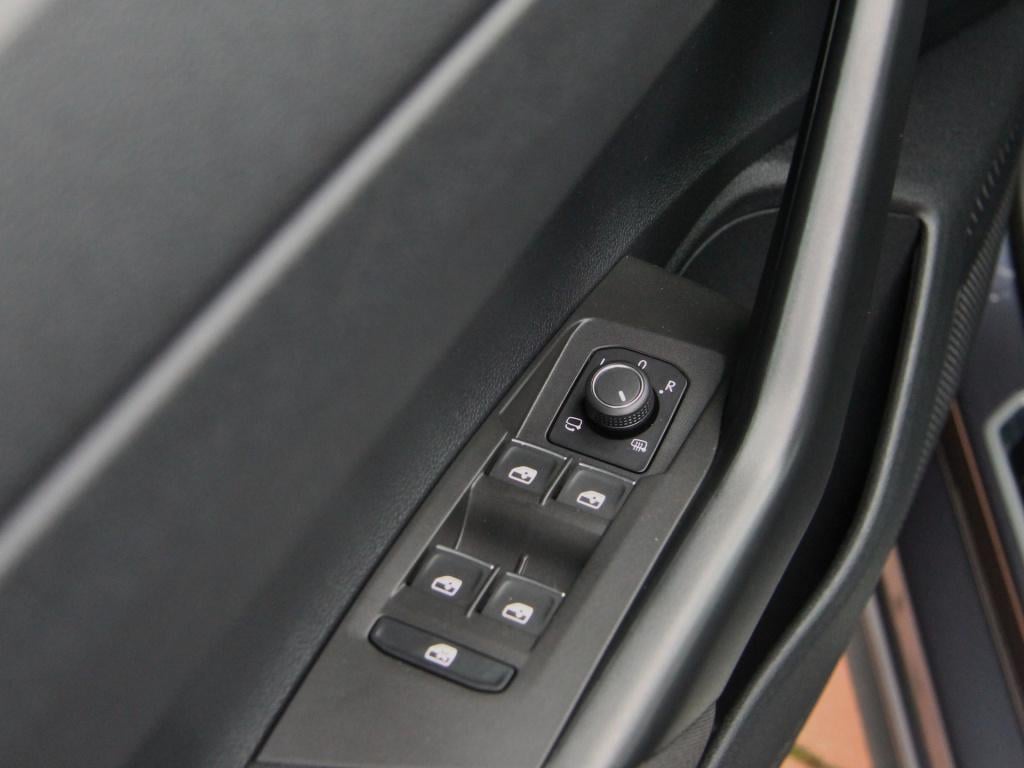 Volkswagen Polo 1.0tsi 110pk dsg r-line | acc | active info | navi | camera