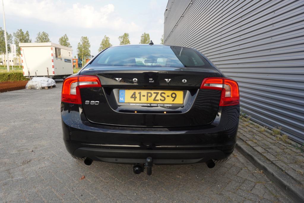 Volvo S60 1.6 t4 momentum automaat - climate / navi / cruise / parkeers. / 