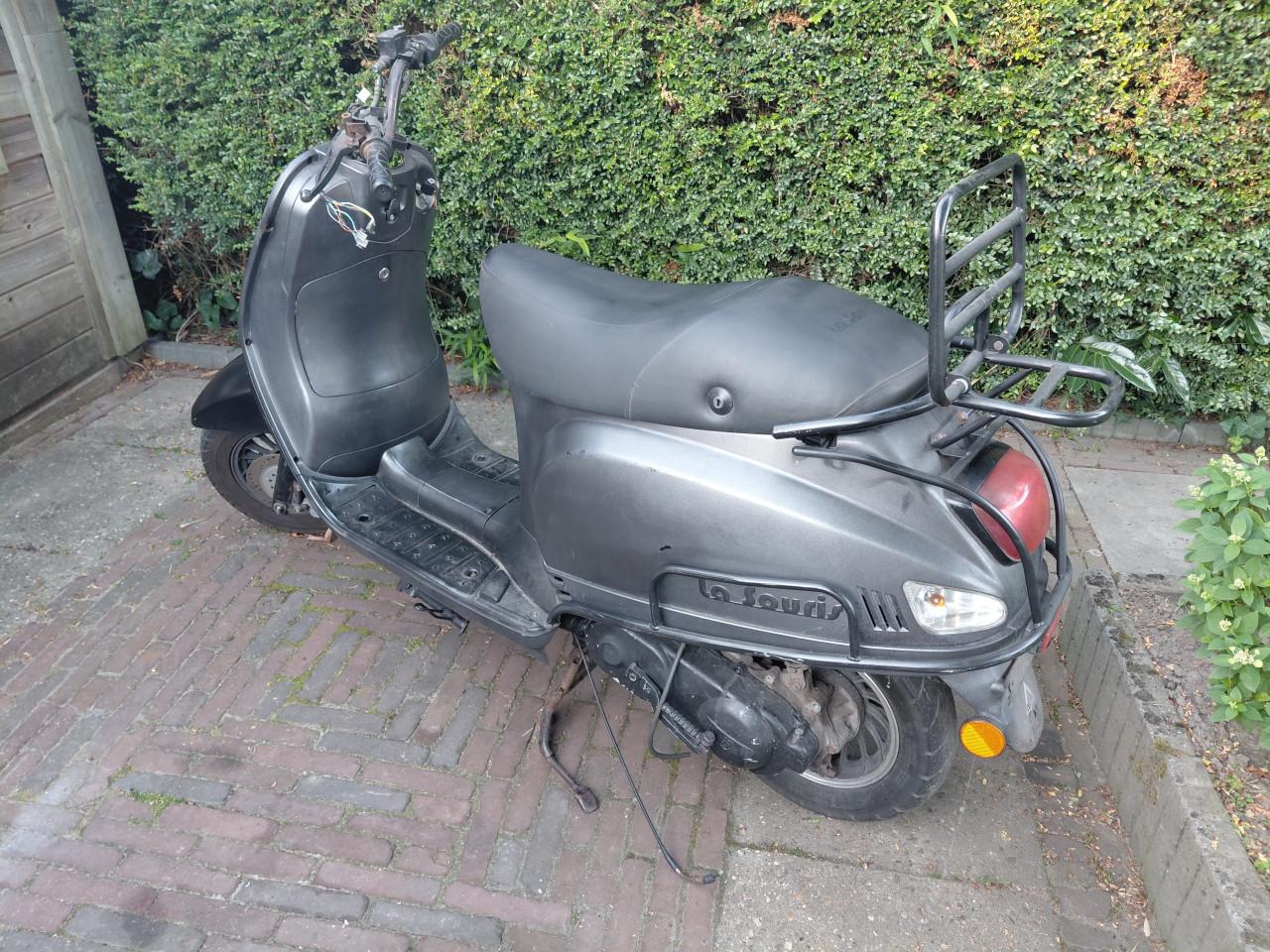 La souris voor onderdelen zonder kenteken
